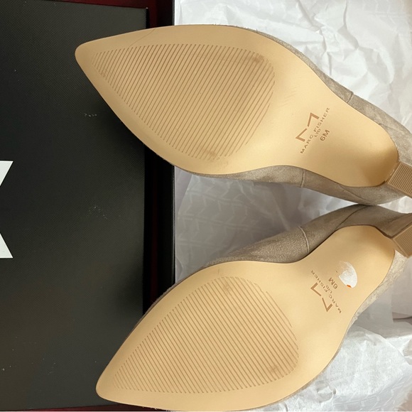 New in box Marc Fisher buttery soft suede booties size 6 - Picture 4 of 4